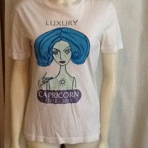 Dolce and Gabanna Capricorn Luxury tee shirt Dolce and Gabanna Capricorn Luxury tee shirt