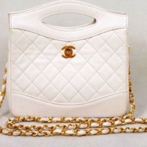 100% authentic white CHANEL tote! 100% authentic white CHANEL tote!