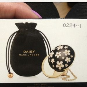 Brand new authentic Marc Jacobs Daisy ring Brand new authentic Marc Jacobs Daisy ring
