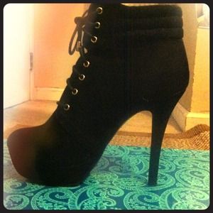 Zara black ankle boots! Zara black ankle boots!