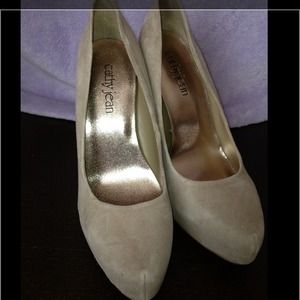 Cathy Jean nude suede shoes Cathy Jean nude suede shoes