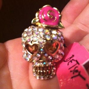 BETSEY JOHNSON embellished SKULL ring BETSEY JOHNSON embellished SKULL ring