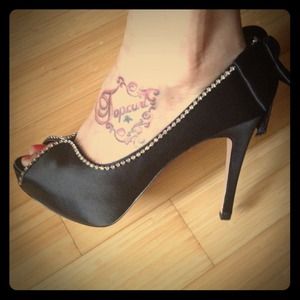 % POUR LA VICTOIRE HEELS % POUR LA VICTOIRE HEELS