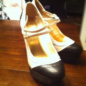 Mary Jane style platform pumps Mary Jane style platform pumps