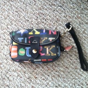 Authentic Dooney & Bourke clutch Authentic Dooney & Bourke clutch