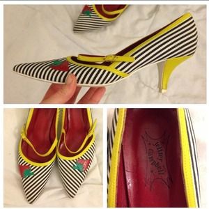 Jeffrey Campbell SZ 7 kitten heels Jeffrey Campbell SZ 7 kitten heels