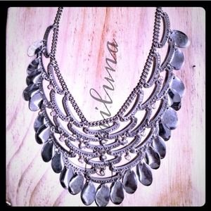 Silver-tone statement necklace Silver-tone statement necklace