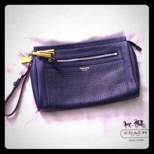 Authentic Coach Legacy clutch/wristlet Authentic Coach Legacy clutch/wristlet