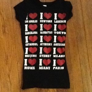 I love everywhere t shirt xs I love everywhere t shirt xs