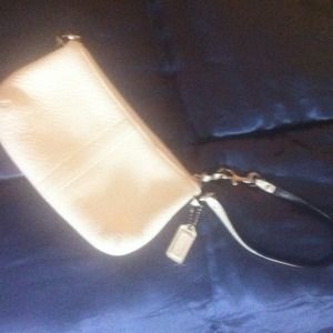 Authentic coach wristlet. Authentic coach wristlet.