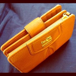 Coach Madison leather medium zip wallet Coach Madison leather medium zip wallet