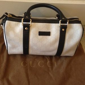 ๏ Gucci Authentic White Joy Boston Leather Bag ๏ ๏ Gucci Authentic White Joy Boston Leather Bag ๏