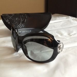 Genuine Versace oversized black sunglasses Genuine Versace oversized black sunglasses