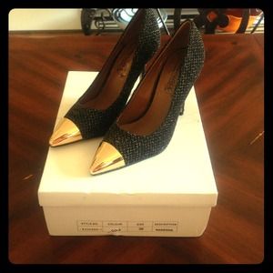 Gorgeous NWT fall shoe! Black/Gold cap toe heels Gorgeous NWT fall shoe! Black/Gold cap toe heels