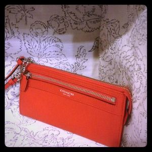 Lowest New Red Coach Legacy Zippy Wallet Lowest New Red Coach Legacy Zippy Wallet