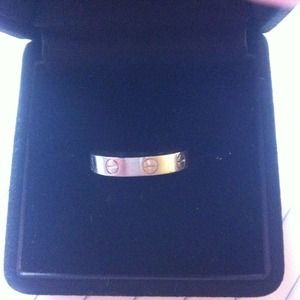 Authentic 18K white gold cartier love ring size 49 Authentic 18K white gold cartier love ring size 49