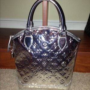 ❗LIMITED EDITION LV❗Authentic LV Lockit Mirror Bag ❗LIMITED EDITION LV❗Authentic LV Lockit Mirror Bag