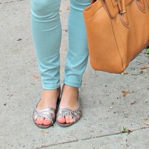 SOLD -- Seychelles Pewter Sandals SOLD -- Seychelles Pewter Sandals