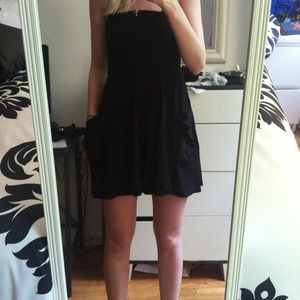 Black dress with pockets!