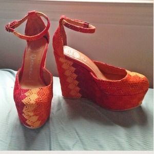 Jeffrey Campbell Shoes - host pick✨jeffrey campbell ombré platform wedge Jeffrey Campbell Shoes - host pick✨jeffrey campbell ombré platform wedge