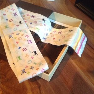 Authentic multi color Louis Vuitton Scarf Authentic multi color Louis Vuitton Scarf