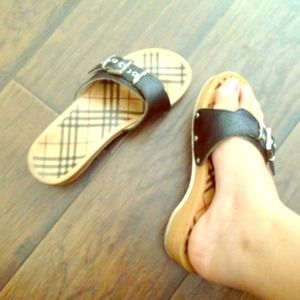 Authentic Burberry flats Authentic Burberry flats