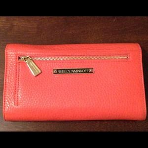 REBECCA MINKOFF WALLET ON A CHAIN REBECCA MINKOFF WALLET ON A CHAIN