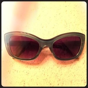 Super cute Cat Eye Sunnies Super cute Cat Eye Sunnies 