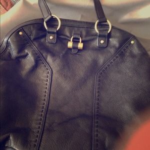YSL Muse black!! YSL Muse black!!