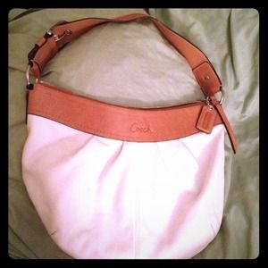 ⬇Just reduced!⬇ NWOT white authentic Coach hobo ⬇Just reduced!⬇ NWOT white authentic Coach hobo