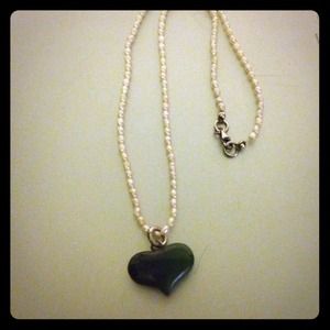 Green heart stone pendant with pearl necklace Green heart stone pendant with pearl necklace