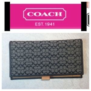 XxSoldxX ๏Coach Checkbook Wallet XxSoldxX ๏Coach Checkbook Wallet