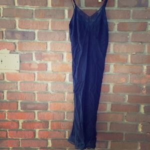 ๏ฅ๏ธholdVintage black slip. For under your dresses ๏ฅ๏ธholdVintage black slip. For under your dresses