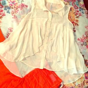 ZINGA Tops - Gorgeous Button up Cream Blouse ZINGA Tops - Gorgeous Button up Cream Blouse