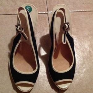 Michael Kors Sofia Slingback Canvas Sandal Sz 7 Michael Kors Sofia Slingback Canvas Sandal Sz 7