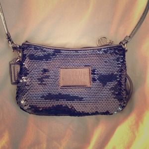 Authentic coach poppy crossbody ⬇⬇⬇ Authentic coach poppy crossbody ⬇⬇⬇