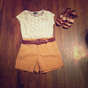 ❤2x Host pick❤ Camel and off white printed shorts ❤2x Host pick❤ Camel and off white printed shorts