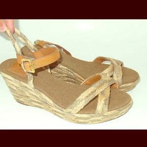 ReducedTory Burch wedges sandals beige and tan 9 ReducedTory Burch wedges sandals beige and tan 9