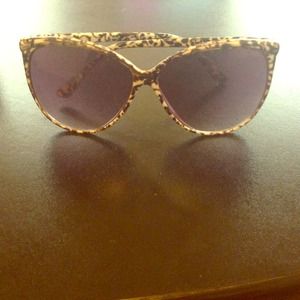 ✅REDUCED✅Black & White Cat Eye Feminine Sunglasses ✅REDUCED✅Black & White Cat Eye Feminine Sunglasses