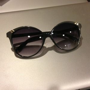Chloe Accessories - Authentic Chloe sunglasses Chloe Accessories - Authentic Chloe sunglasses