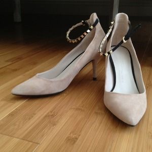 Zara Shoes - Zara nude suede kitten heels w stud details sz 6.5 Zara Shoes - Zara nude suede kitten heels w stud details sz 6.5