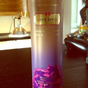 Victoria's Secret Bronze Glow Body Lotion Victoria's Secret Bronze Glow Body Lotion