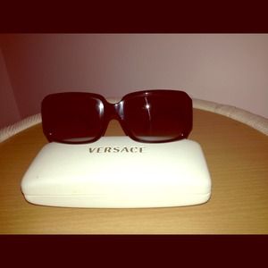 Versace black sunglasses with case Versace black sunglasses with case