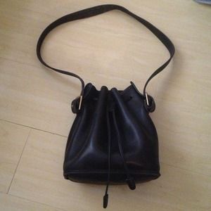 Authentic Coach leather crossbody bucket bag Authentic Coach leather crossbody bucket bag