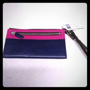 Brand new Coach legacy zippy wallet Brand new Coach legacy zippy wallet