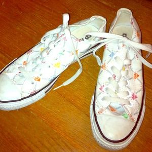 Never been worn Diamond converse! Never been worn Diamond converse!