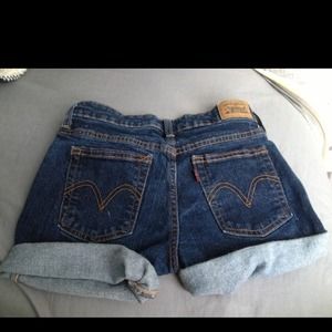 Levi's high waisted shorts Levi's high waisted shorts