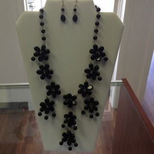 Black and Gold Flower Necklace Black and Gold Flower Necklace