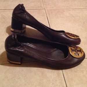 TORY BURCH Brown Leather Gold Logo Heels Shoes 8 TORY BURCH Brown Leather Gold Logo Heels Shoes 8