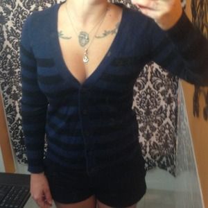 BundledExpress black and blue sweater BundledExpress black and blue sweater